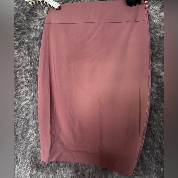 Worn once, perfect condition pink pencil skirt from Express - Picture 1 of 2
